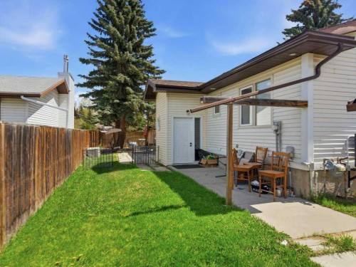 124 Martin Close, Red Deer, AB - Outdoor With Exterior