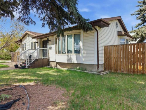 124 Martin Close, Red Deer, AB - Outdoor