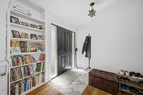 124 Martin Close, Red Deer, AB - Indoor Photo Showing Other Room