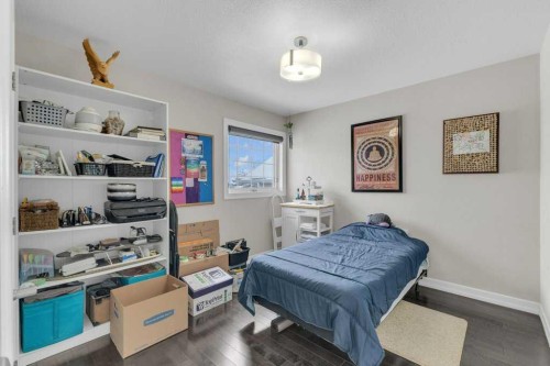 9 Pickering Close, Sylvan Lake, AB - Indoor Photo Showing Bedroom