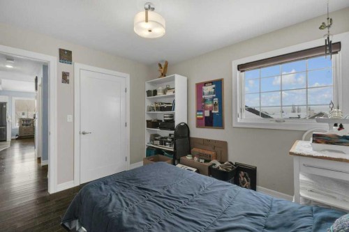 9 Pickering Close, Sylvan Lake, AB - Indoor Photo Showing Bedroom