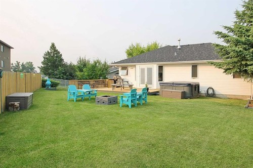 9 Pickering Close, Sylvan Lake, AB - Outdoor With Exterior