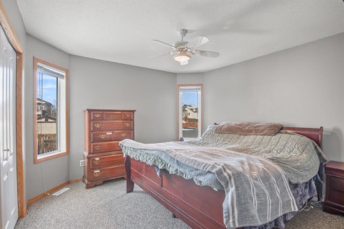 68 Kelly Street, Red Deer, AB - Indoor Photo Showing Bedroom