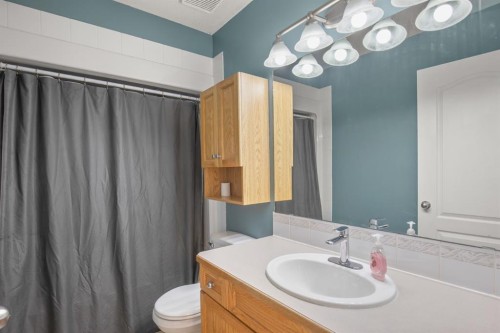 68 Kelly Street, Red Deer, AB - Indoor Photo Showing Bathroom