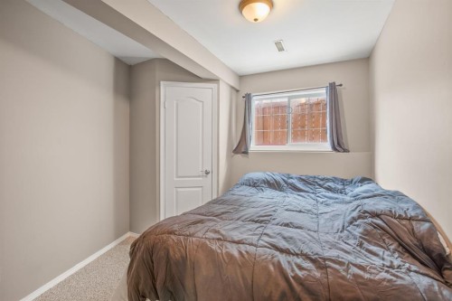 68 Kelly Street, Red Deer, AB - Indoor Photo Showing Bedroom