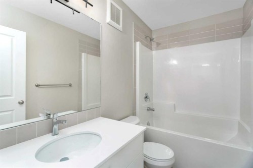 42 Anna Close, Blackfalds, AB - Indoor Photo Showing Bathroom