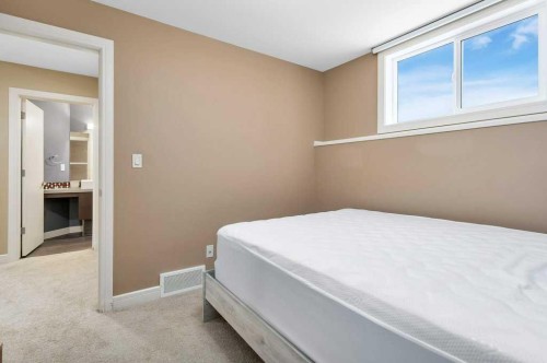 189 Van Slyke Way, Red Deer, AB - Indoor Photo Showing Bedroom