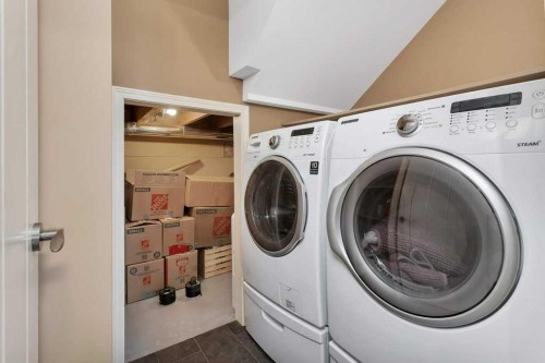 189 Van Slyke Way, Red Deer, AB - Indoor Photo Showing Laundry Room