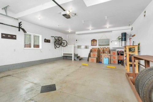 189 Van Slyke Way, Red Deer, AB - Indoor Photo Showing Garage