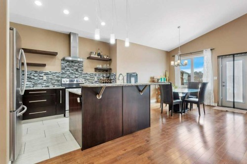 189 Van Slyke Way, Red Deer, AB - Indoor Photo Showing Kitchen With Upgraded Kitchen