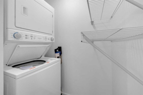 182 Ava Crescent, Blackfalds, AB - Indoor Photo Showing Laundry Room