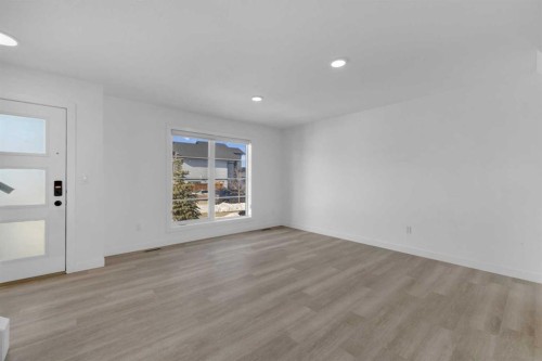182 Ava Crescent, Blackfalds, AB - Indoor Photo Showing Other Room