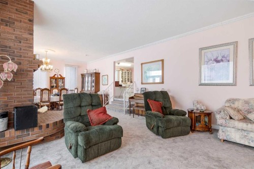 3 Rustic Road, Norglenwold, AB - Indoor Photo Showing Living Room