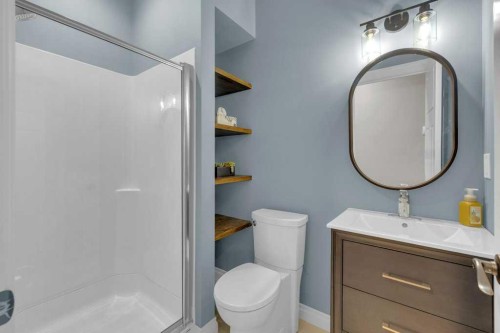 23 Bowman Circle, Sylvan Lake, AB - Indoor Photo Showing Bathroom