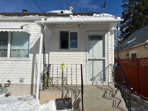 5036 51 Ave, Bashaw, AB - Outdoor With Exterior