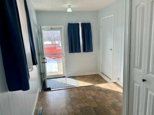 5036 51 Ave, Bashaw, AB - Indoor Photo Showing Other Room