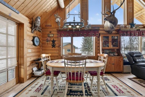 3-32460 Range Road 61, Rural Mountain View County, AB - Indoor Photo Showing Dining Room
