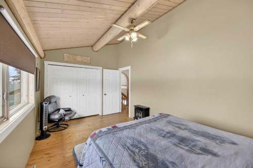 3-32460 Range Road 61, Rural Mountain View County, AB - Indoor Photo Showing Bedroom