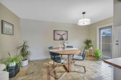 31 Mitchell Avenue, Red Deer, AB - Indoor Photo Showing Dining Room