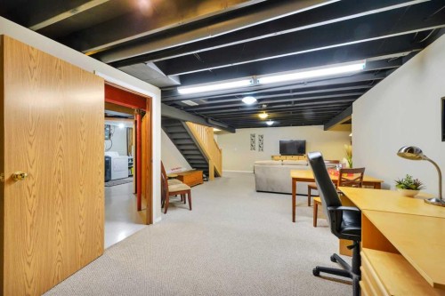 31 Mitchell Avenue, Red Deer, AB - Indoor Photo Showing Office