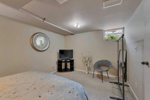 31 Mitchell Avenue, Red Deer, AB - Indoor Photo Showing Bedroom