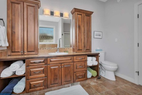 38 Overand Place, Red Deer, AB - Indoor Photo Showing Bathroom