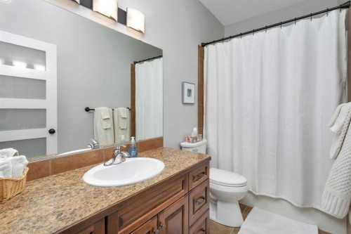 38 Overand Place, Red Deer, AB - Indoor Photo Showing Bathroom