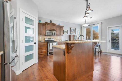 38 Overand Place, Red Deer, AB - Indoor Photo Showing Kitchen With Upgraded Kitchen