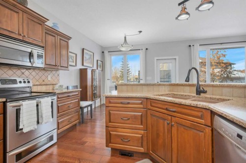 38 Overand Place, Red Deer, AB - Indoor Photo Showing Kitchen
