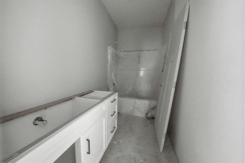 8 Henner'S Place, Lacombe, AB - Indoor Photo Showing Bathroom
