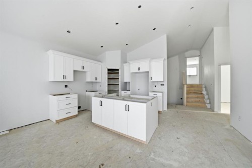 8 Henner'S Place, Lacombe, AB - Indoor Photo Showing Kitchen