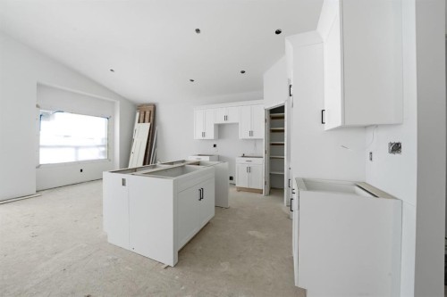 8 Henner'S Place, Lacombe, AB - Indoor