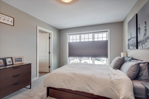 10 Artemis Place, Blackfalds, AB - Indoor Photo Showing Bedroom