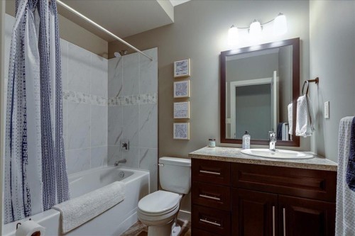 10 Artemis Place, Blackfalds, AB - Indoor Photo Showing Bathroom