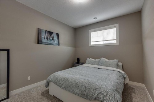 10 Artemis Place, Blackfalds, AB - Indoor Photo Showing Bedroom