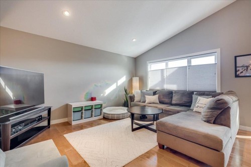 10 Artemis Place, Blackfalds, AB - Indoor Photo Showing Living Room