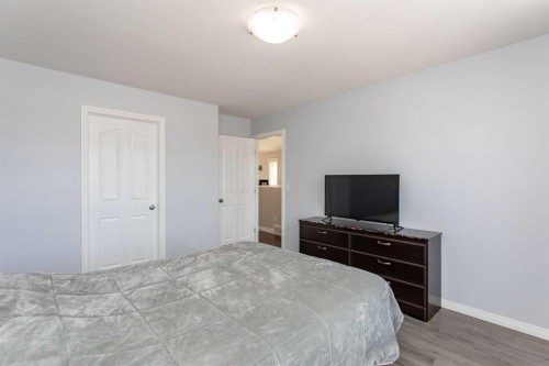 121 Jordan Parkway, Red Deer, AB - Indoor Photo Showing Bedroom