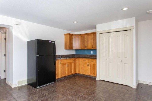 121 Jordan Parkway, Red Deer, AB - Indoor Photo Showing Kitchen