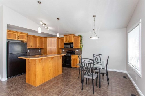121 Jordan Parkway, Red Deer, AB - Indoor Photo Showing Kitchen