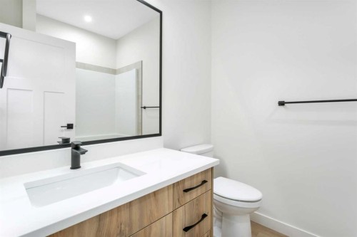 77 Maclean Close, Blackfalds, AB - Indoor Photo Showing Bathroom