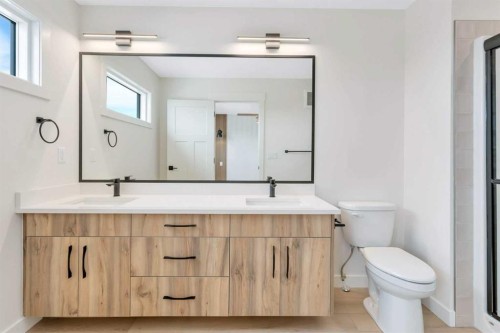 77 Maclean Close, Blackfalds, AB - Indoor Photo Showing Bathroom