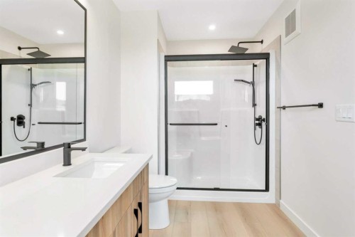 77 Maclean Close, Blackfalds, AB - Indoor Photo Showing Bathroom