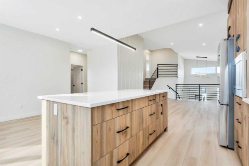 77 Maclean Close, Blackfalds, AB - Indoor Photo Showing Kitchen
