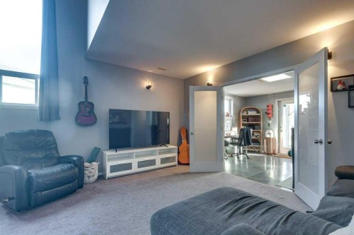 13 Heritage Drive, Penhold, AB - Indoor Photo Showing Other Room