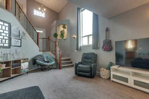 13 Heritage Drive, Penhold, AB - Indoor Photo Showing Other Room