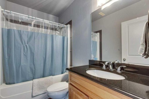13 Heritage Drive, Penhold, AB - Indoor Photo Showing Bathroom