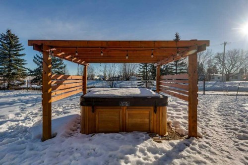 13 Heritage Drive, Penhold, AB - Outdoor