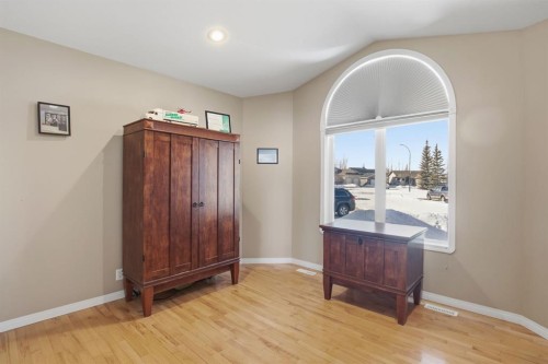 58 Lewis Close, Red Deer, AB - Indoor Photo Showing Other Room