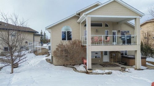 58 Lewis Close, Red Deer, AB - Outdoor