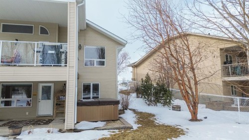 58 Lewis Close, Red Deer, AB - Outdoor